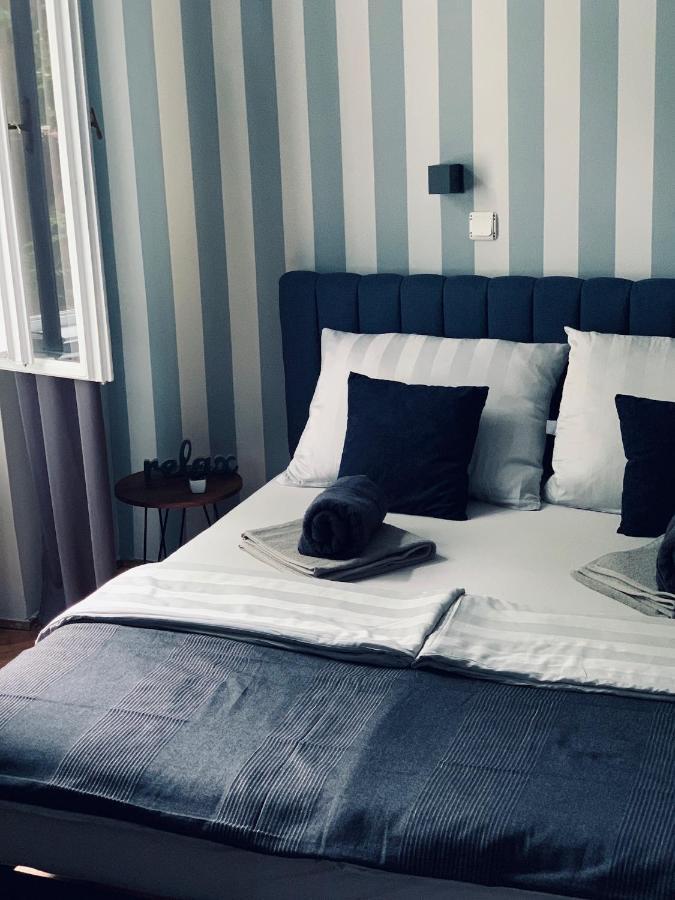 Hostel Sova โนวีซาด ภายนอก รูปภาพ