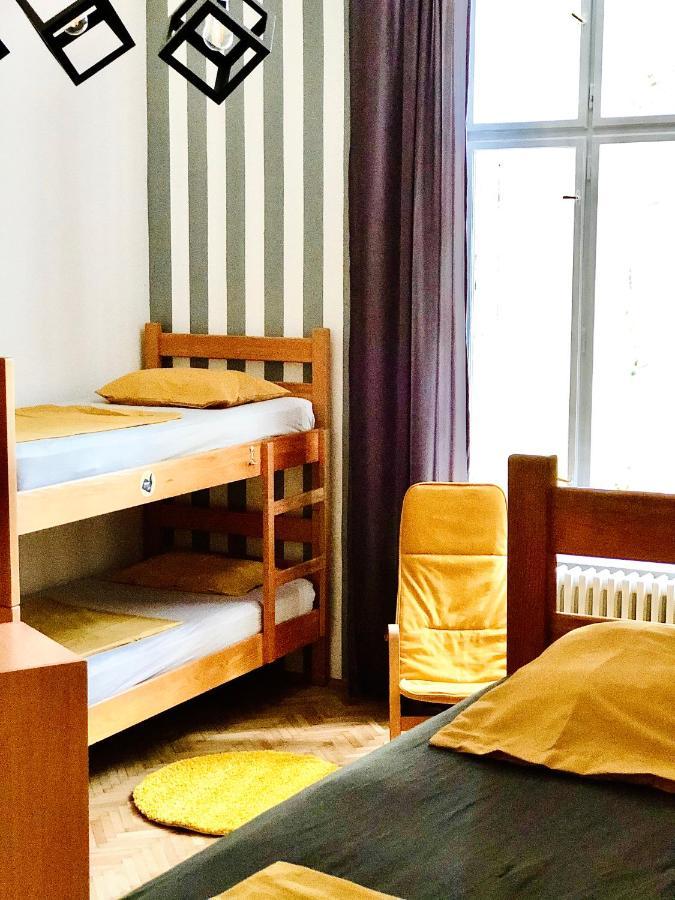 Hostel Sova โนวีซาด ภายนอก รูปภาพ